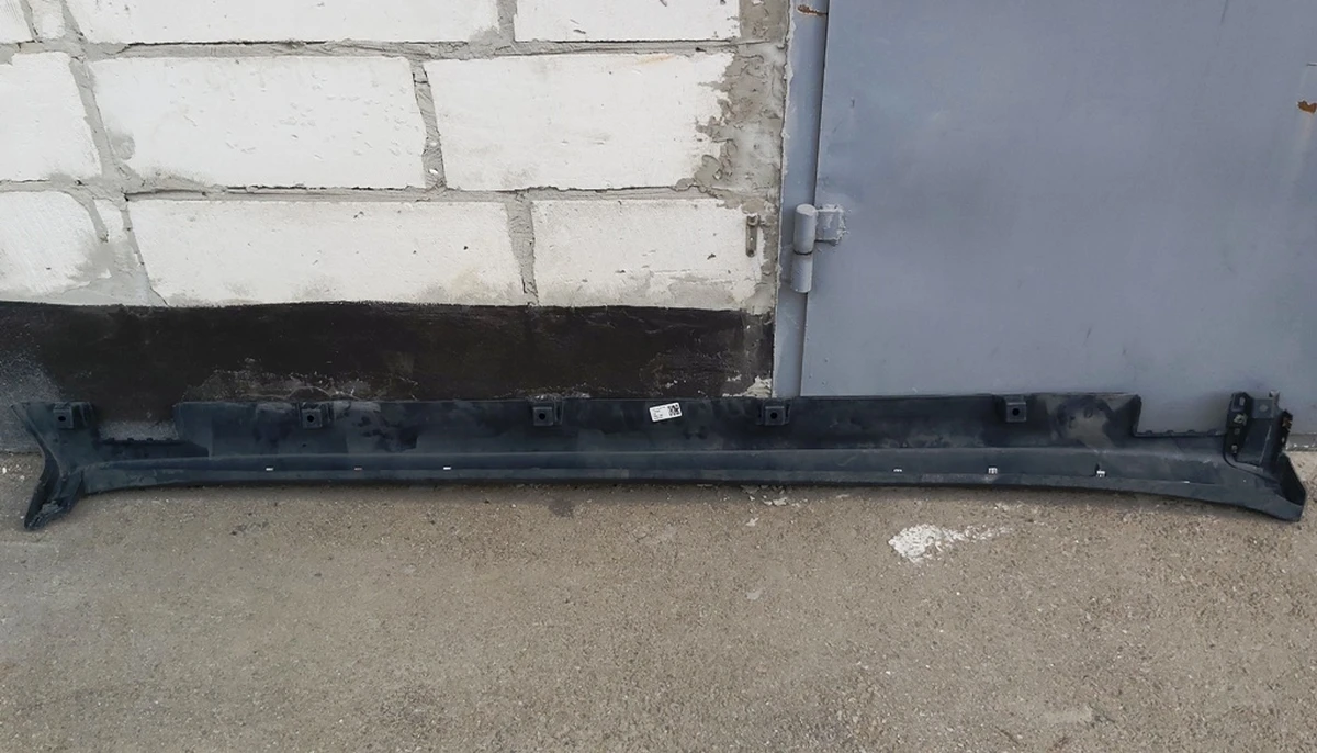 1 Накладка порога ліва рокерна панель (структурна) з пошкодженням Tesla model X 1035096-00-D