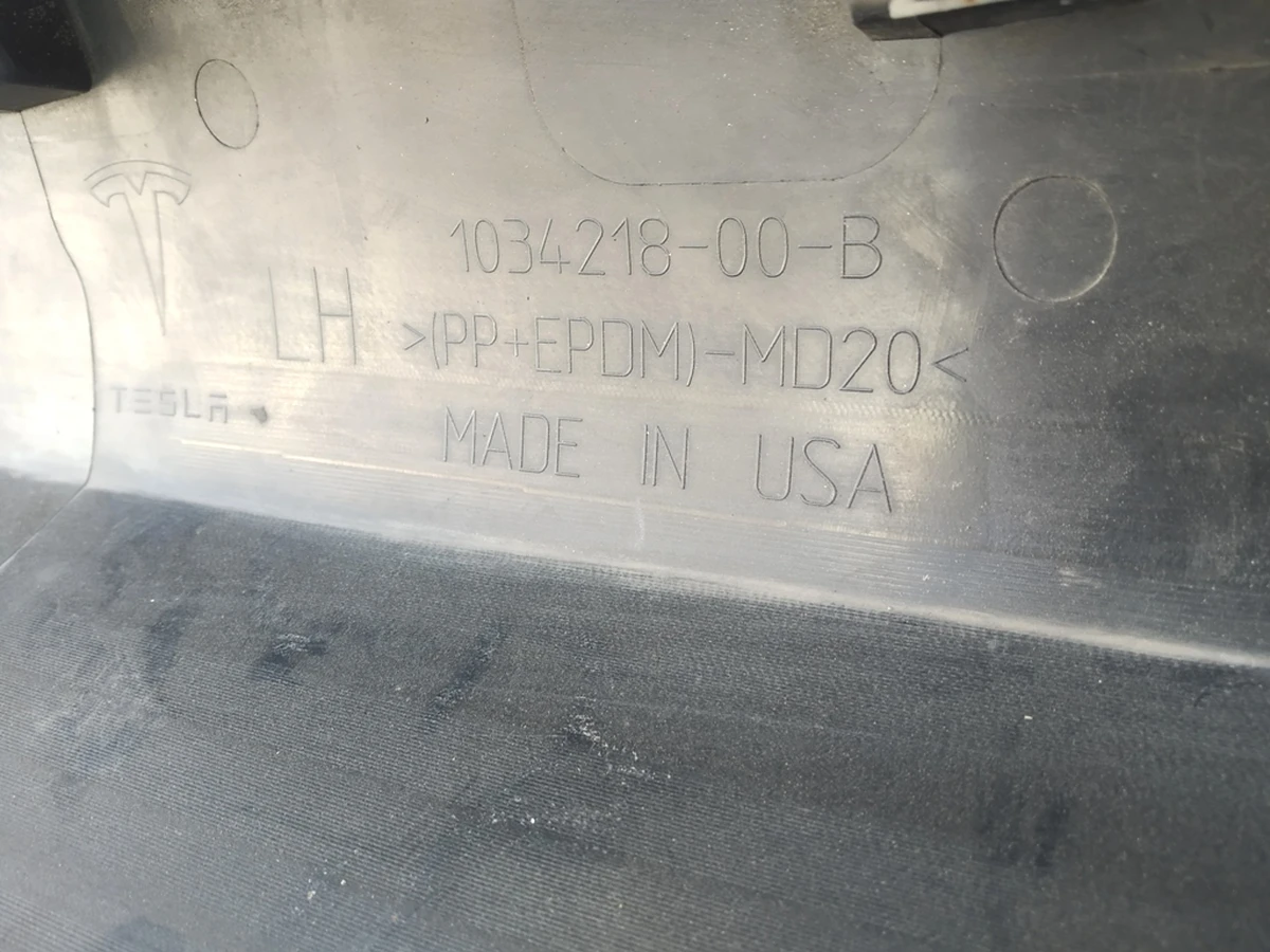 1 Накладка порога левая рокерная панель (структурная) паяная под покраску Tesla model X 1035096-00-D