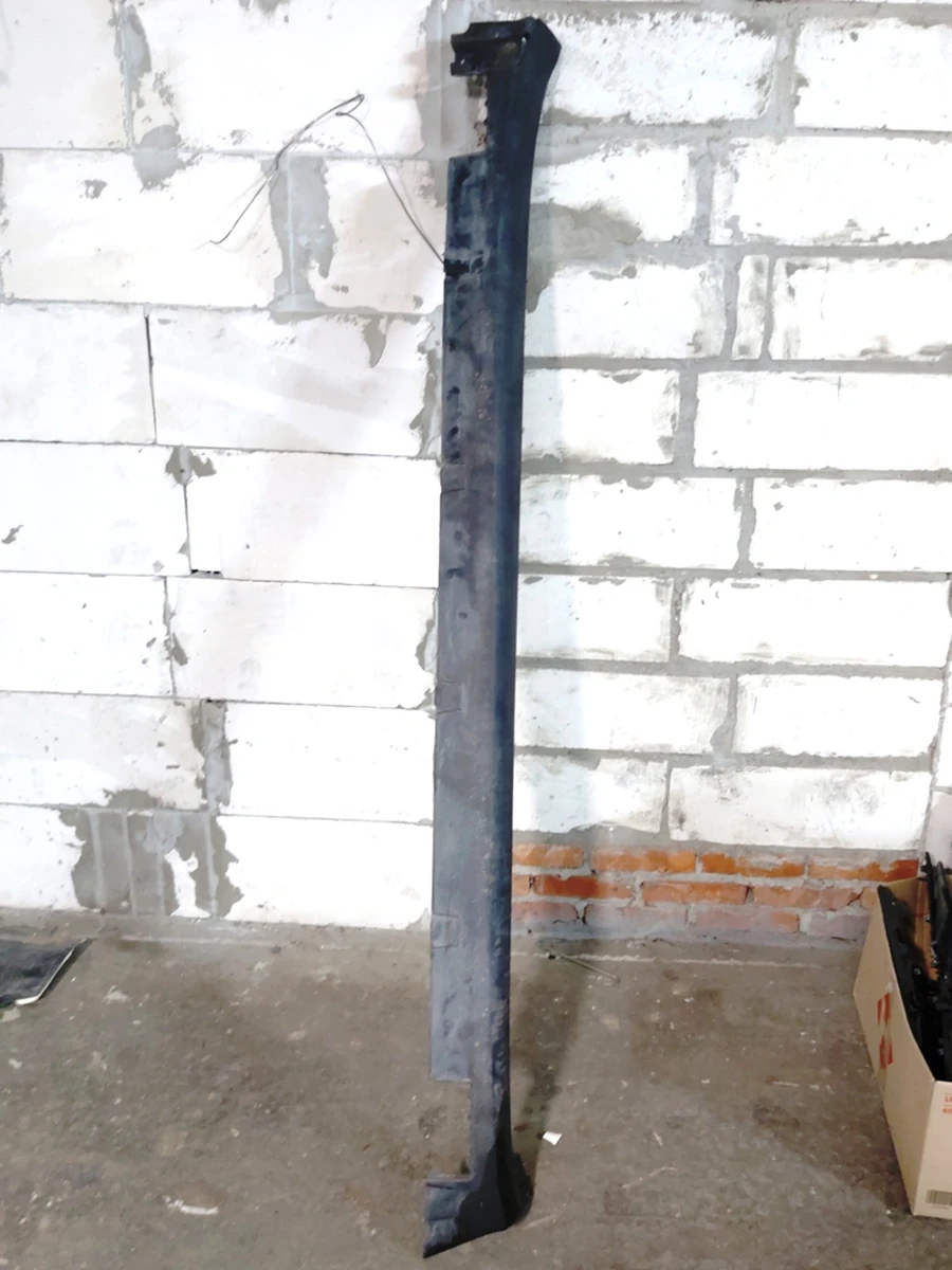 1 Накладка порога права панель рокерна (структурна) з пошкодженнями Tesla model X 1035097-00-D