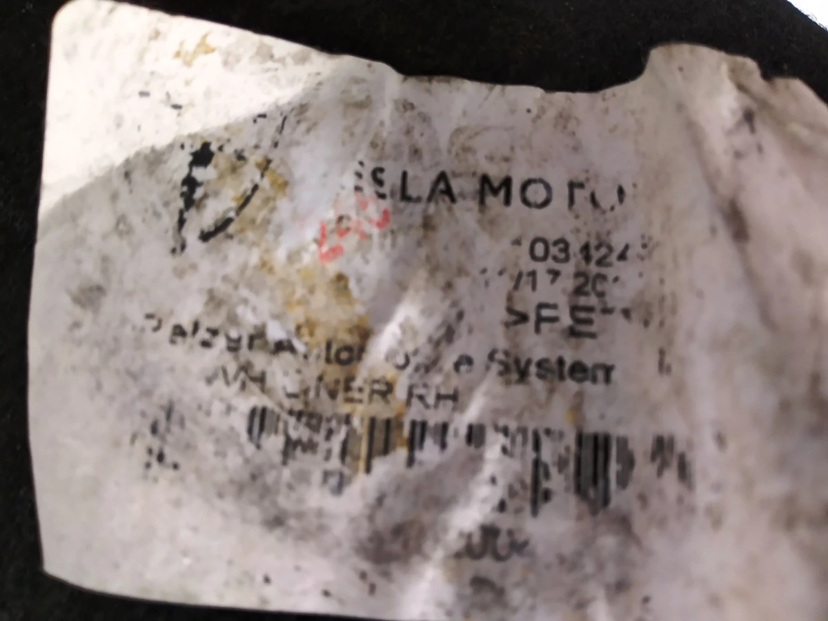 4 Подкрылок задний правый NEW Tesla model X 1034248-00-I