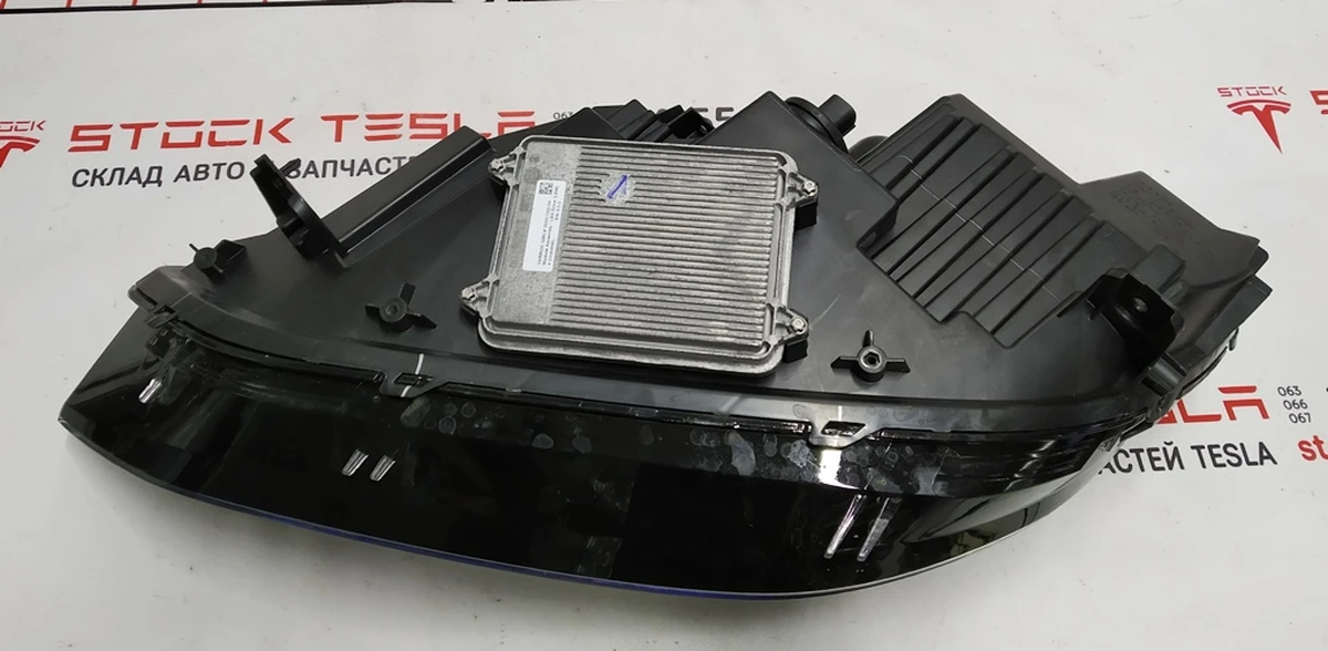 2 Фара головна права UP LEVEL (USA) Tesla model X 1034315-00-F