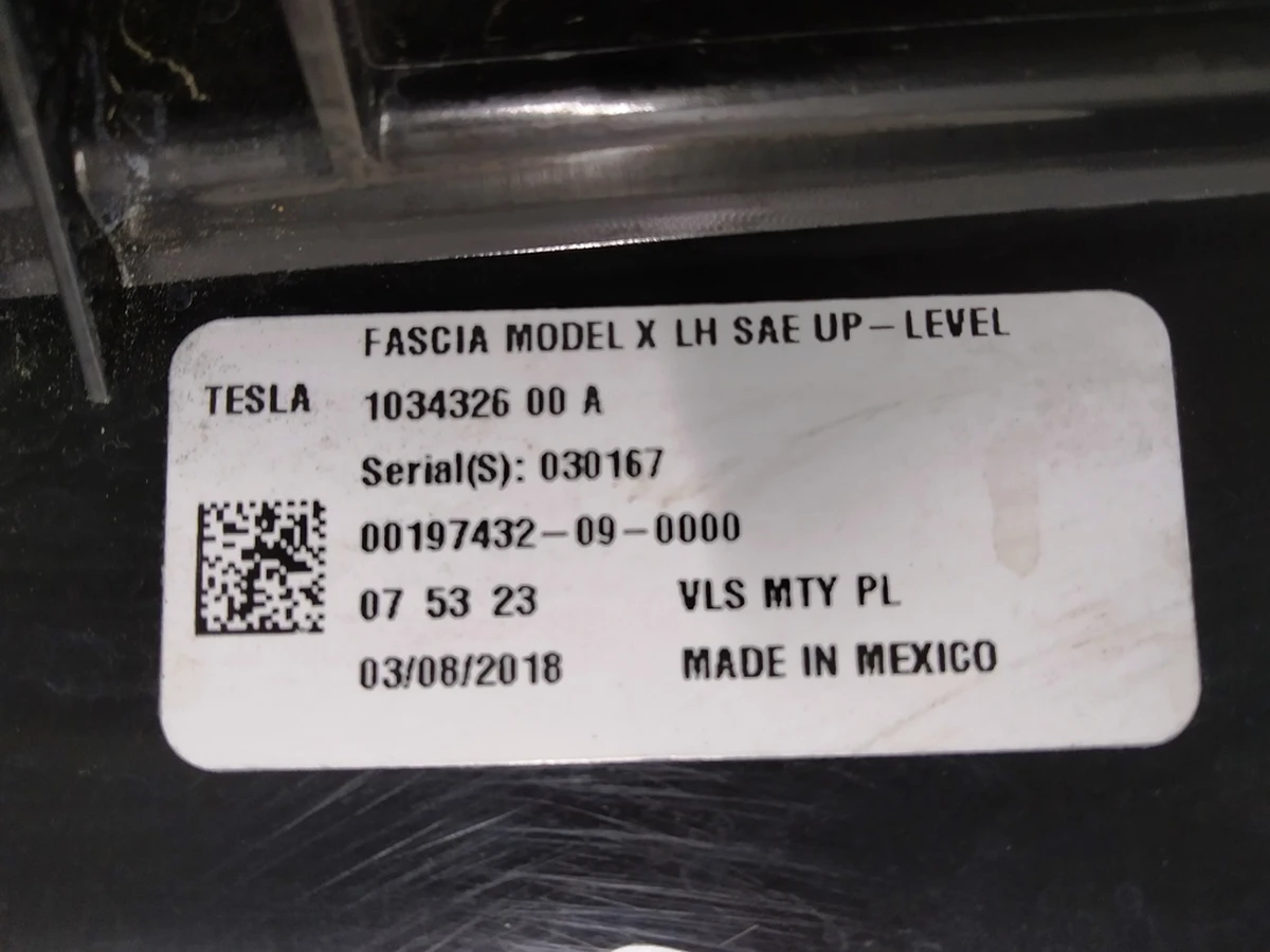 1 Фара противотуманная левая UP-LEVEL Tesla Model X 1034326-00-C