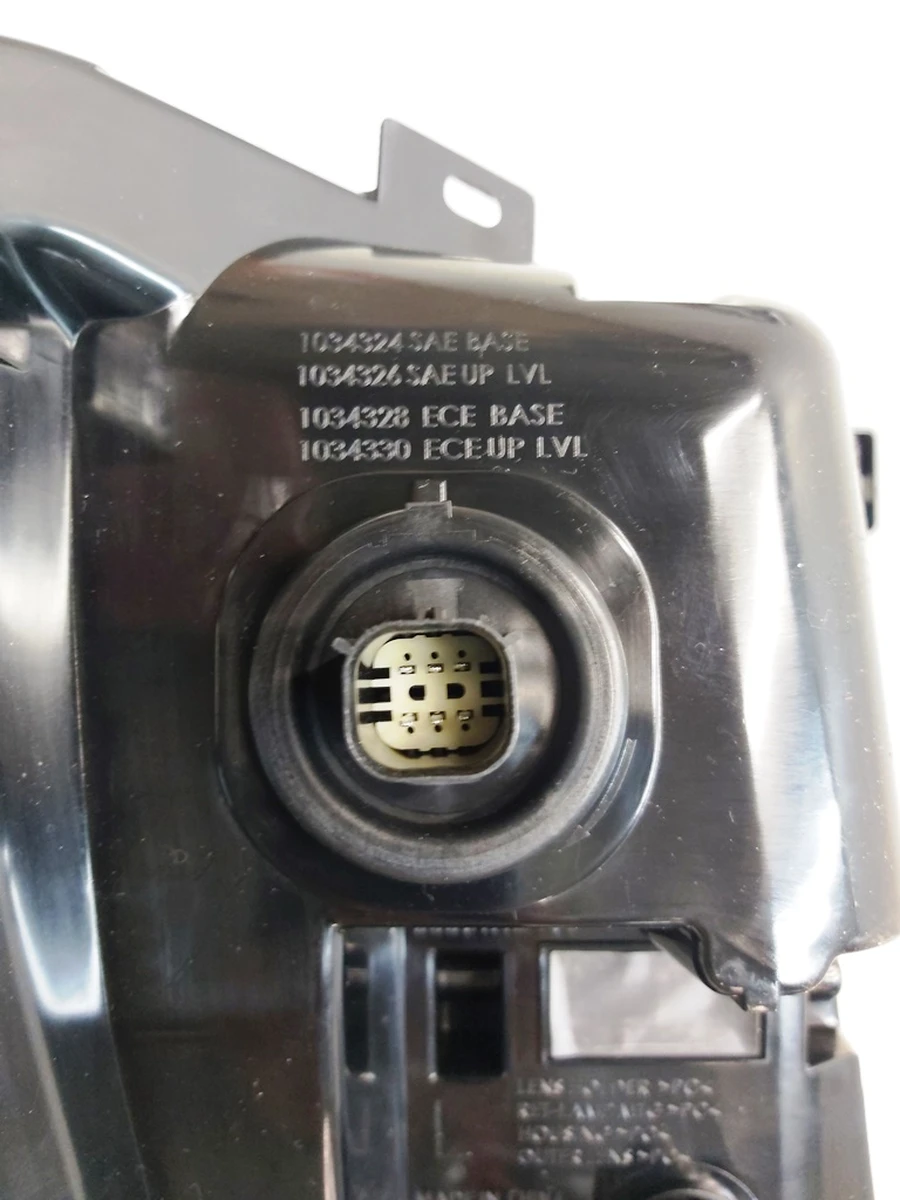 1 LAMP ASSEMBLY - FRT TURN - ECE BASE - LEFT HAND EU UP-LEVEL Tesla Model X 1034328-00-A