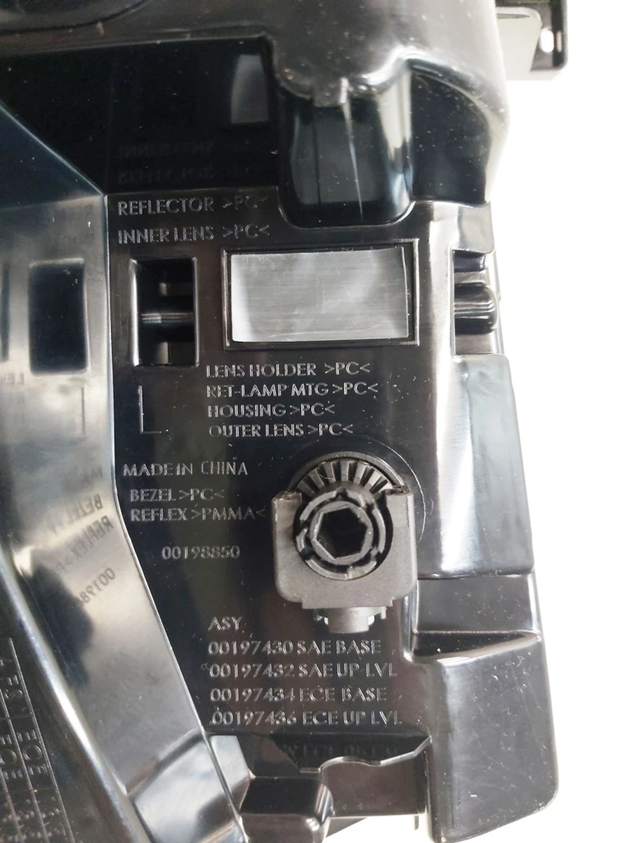 1 LAMP ASSEMBLY - FRT TURN - ECE BASE - LEFT HAND EU UP-LEVEL Tesla Model X 1034328-00-A