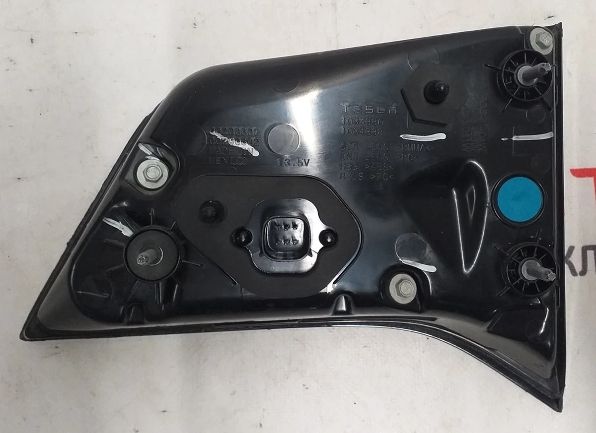6 Ліхтар лівий внутрішній (USA) Tesla model X 1034336-00-B