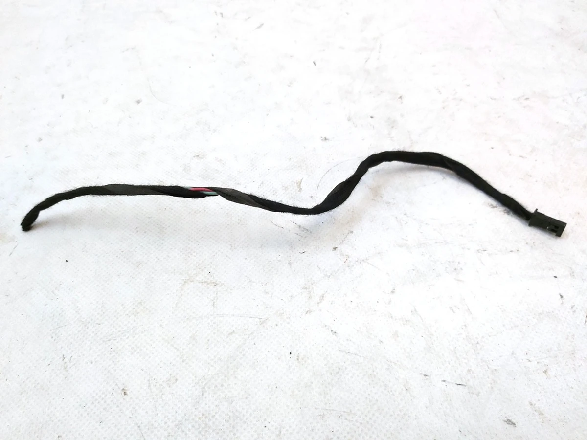 Роз'єм (фішка) ліхтарів підсвічування заднього номерного знака Tesla Model S, Model REST, Model X, Model 3, Model Y 1034341-00-B