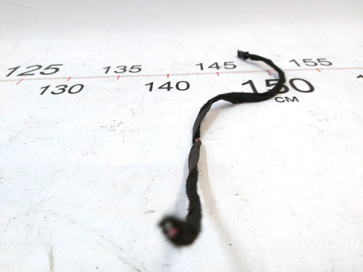 Роз'єм (фішка) ліхтарів підсвічування заднього номерного знака Tesla Model S, Model REST, Model X, Model 3, Model Y 1034341-00-B