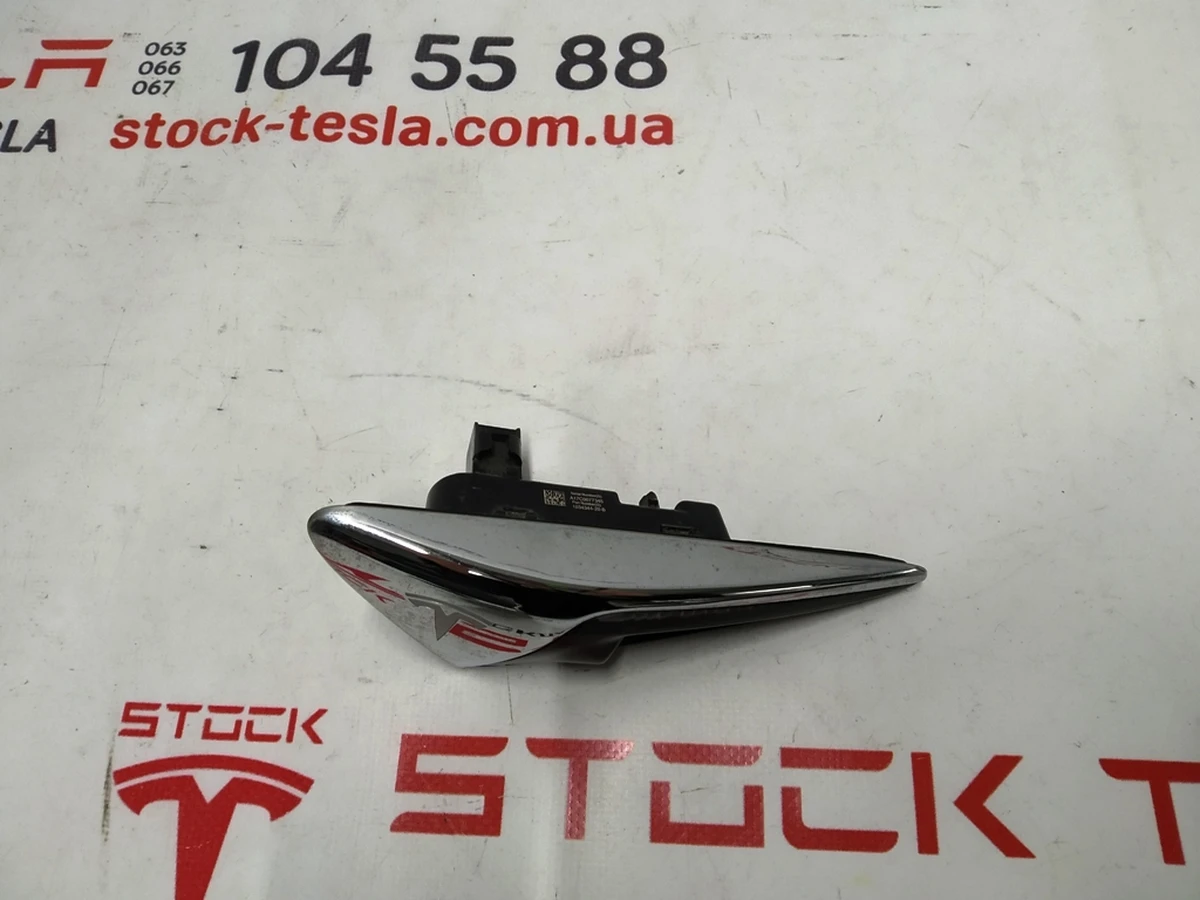 7 Повторювач повороту правий (камера) з пошкодженнями Tesla model S REST, Tesla model X 1034345-00-D