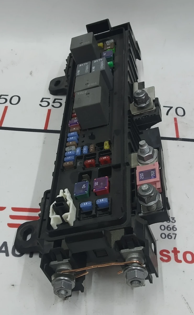 Блок электронных предохранителей подкапотных Tesla model S 1034405-00-D