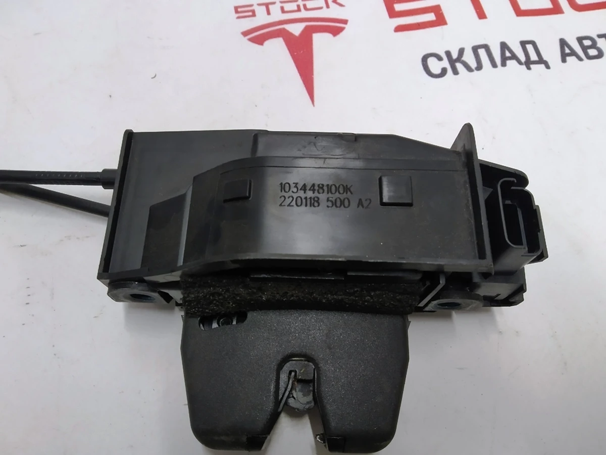3 Замок двери задней правой Tesla model X 1034481-00-K