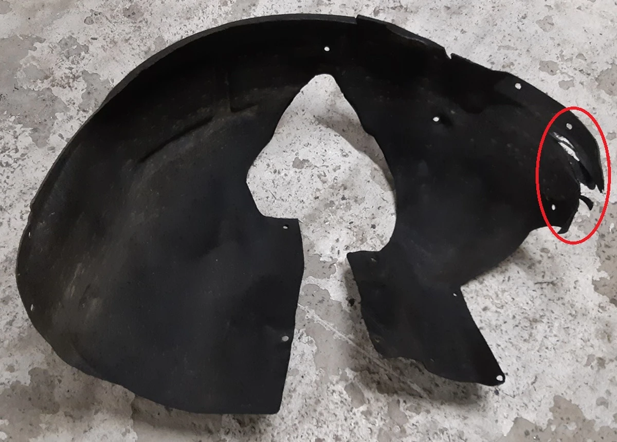 2 Підкрилок передній правий ззаду (ганчірка) RWD з пошкодженням Tesla model S 1034509-00-D