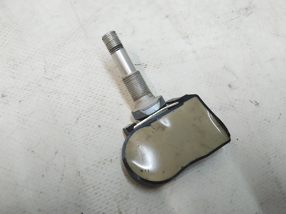 1 Датчик тиску в шинах TPMS 433 MHz (сріблястий клапан) Tesla Model S, Model S REST, Model X, Model 3 1034602-00-C