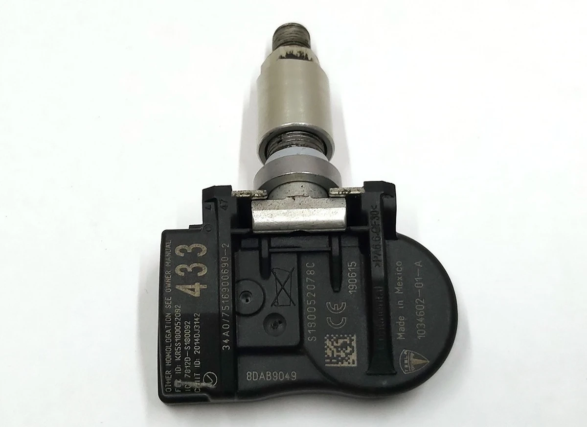 Датчик тиску в шинах TPMS 433 MHz (SILVER WITH SILVER CAP) Tesla model X 3 S REST