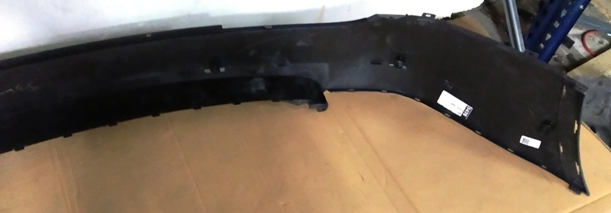 1 Бампер задний, верхняя часть AUTOPILOT, SVC, STEEL GREY в сборе с кронш. крепления парктроников (с повреждением) Tesla model X 1034804-S4-A