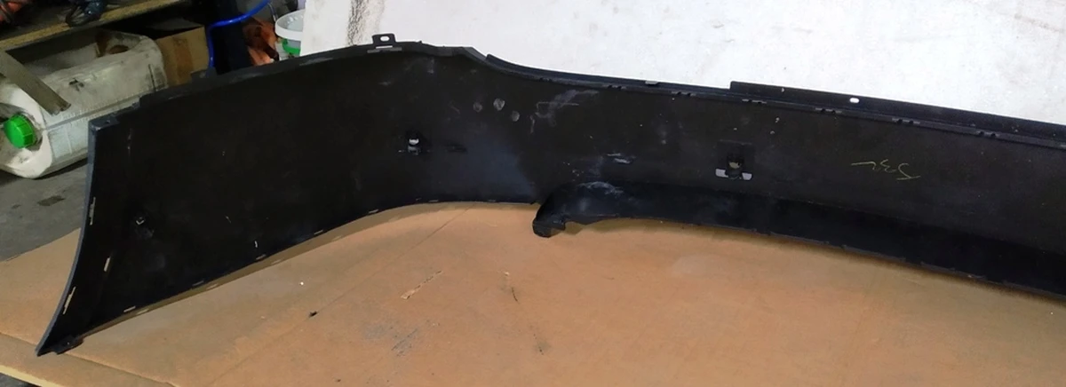 1 Бампер задний, верхняя часть AUTOPILOT, SVC, STEEL GREY в сборе с кронш. крепления парктроников (с повреждением) Tesla model X 1034804-S4-A