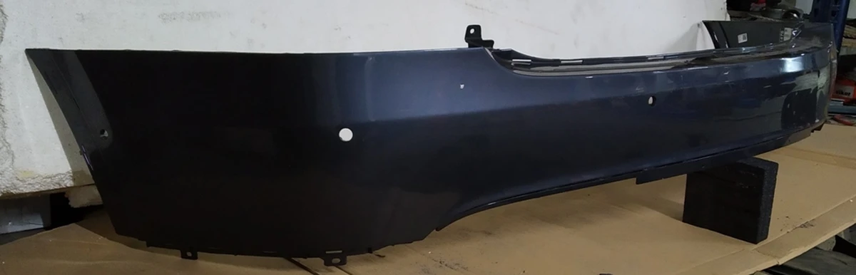 1 Бампер задний, верхняя часть AUTOPILOT, SVC, STEEL GREY в сборе с кронш. крепления парктроников (с повреждением) Tesla model X 1034804-S4-A