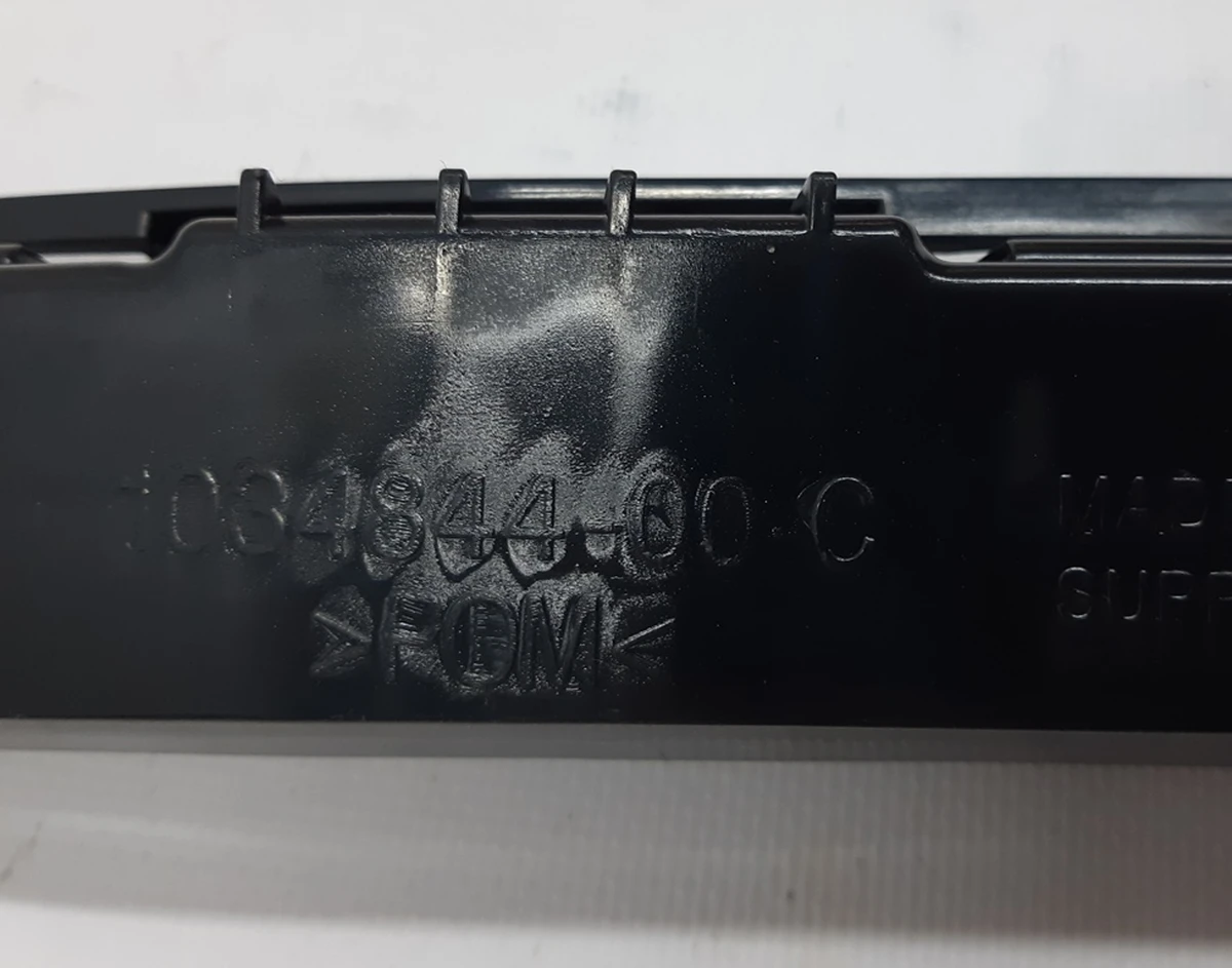 12 BRKT, CTR, NEW Tesla model X 1034844-00-C