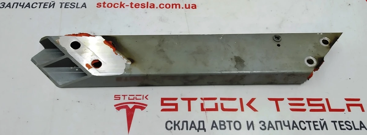 Quarter front right side member reinforcement brace Tesla model X 1069431-S0-C