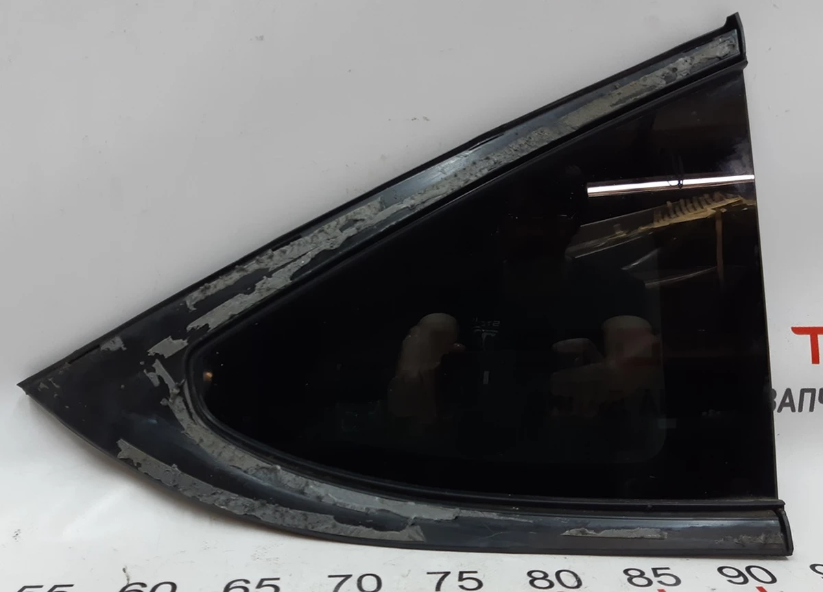15 Стекло крыла заднего правого (форточка) Tesla model X 1034907-80-F