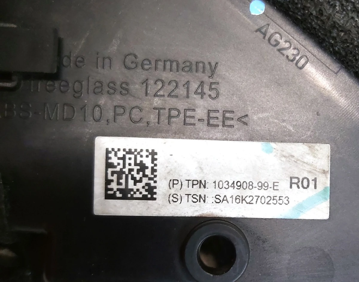 8 FRONT QUARTER APPLIQUE COMPLETE ASSEMBLY - LH with damage Tesla model X 1034908-99-E