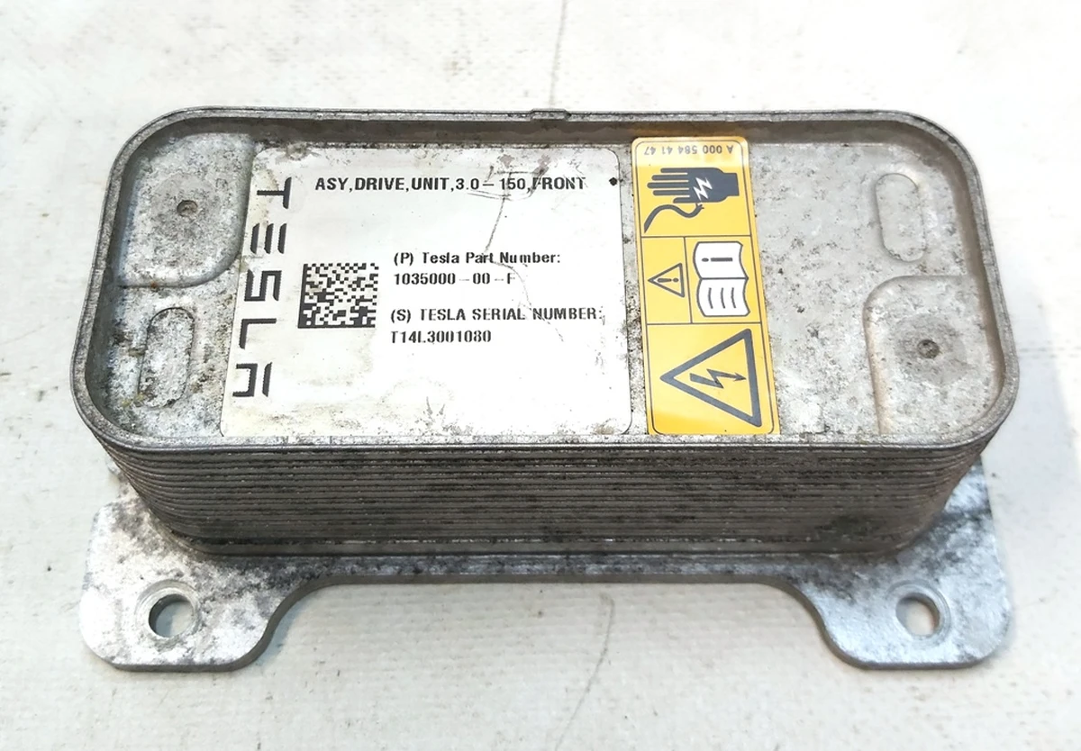 1 Теплообмінник/чілер (CHILLER) переднього мотора без кронштейна Tesla model S 1035000-00-F