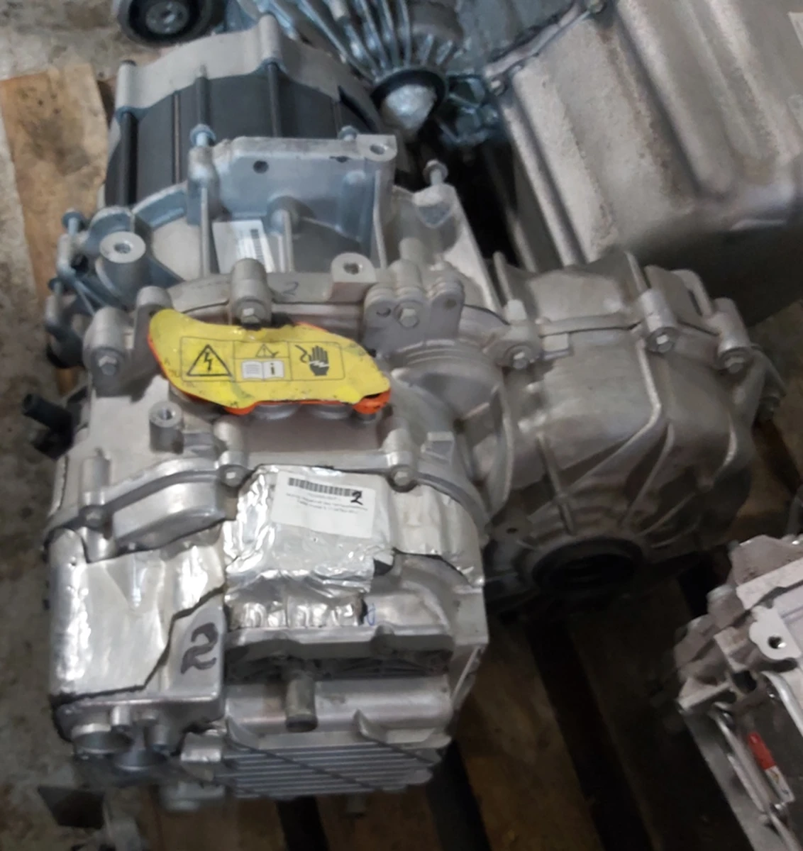 1 Мотор передній без теплообмінника та каструлі Tesla model S 1134783-00-J