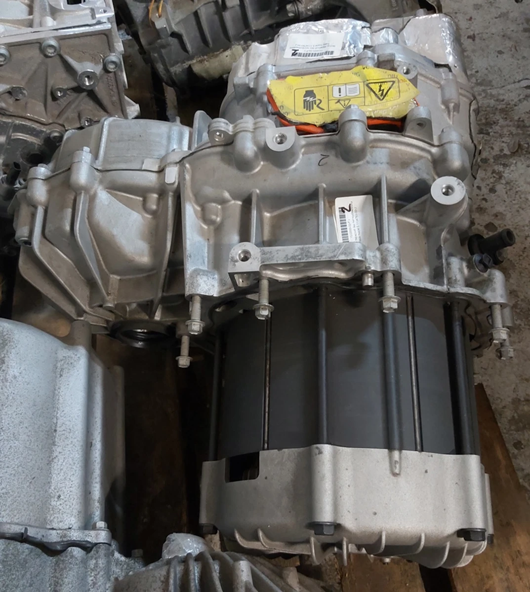 1 Мотор передній без теплообмінника та каструлі Tesla model S 1134783-00-J