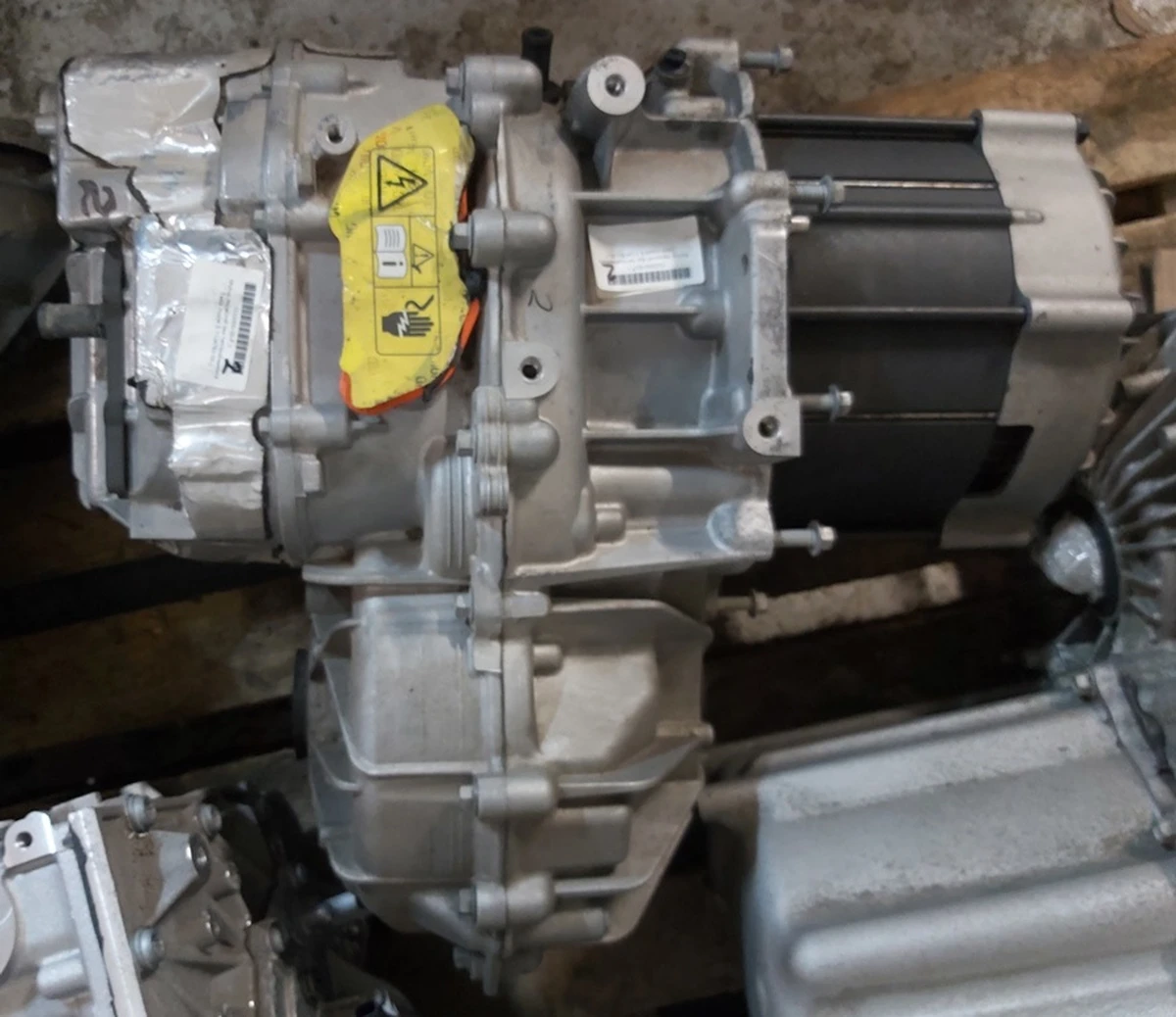 1 Мотор передній без теплообмінника та каструлі Tesla model S 1134783-00-J