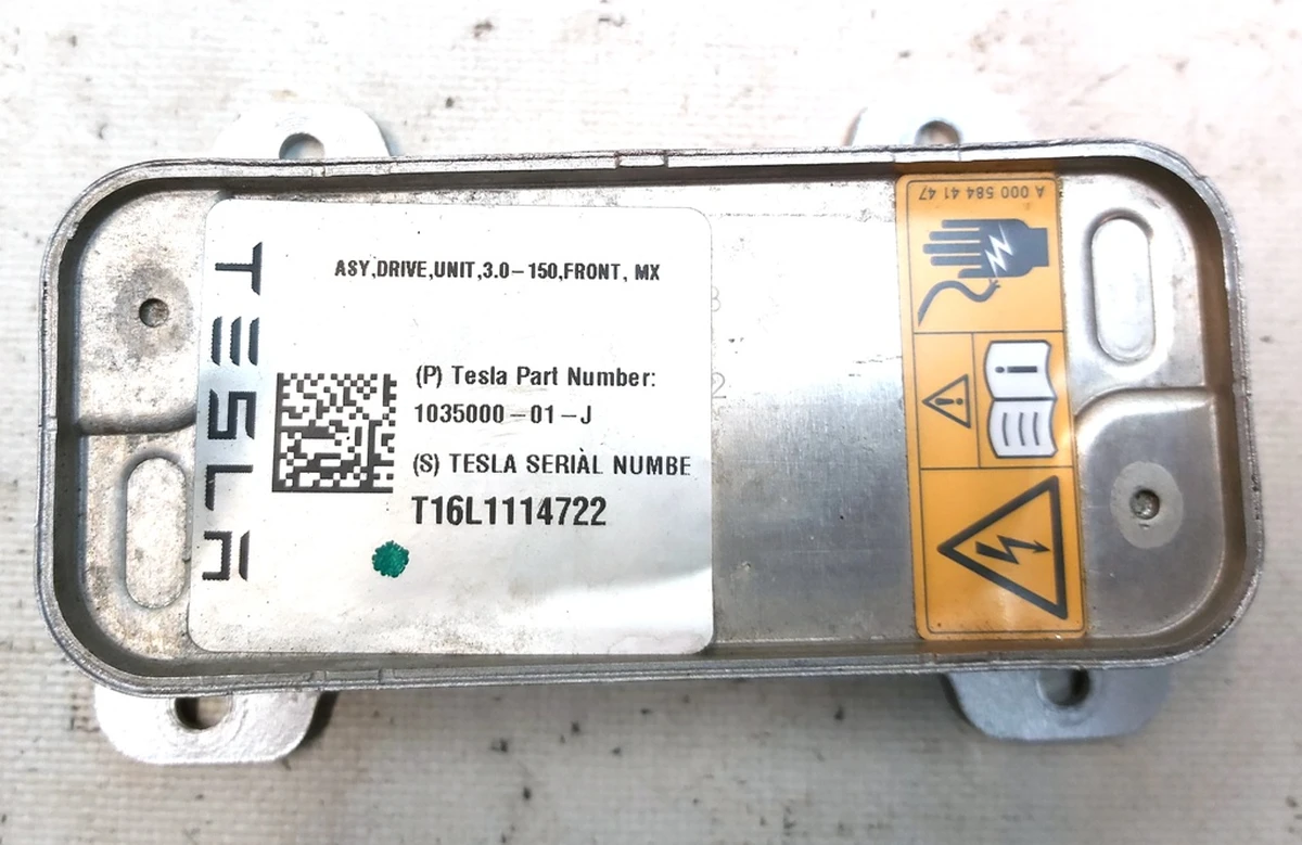 1 Теплообмінник переднього мотора без кронштейна Tesla model X 1035000-01-J