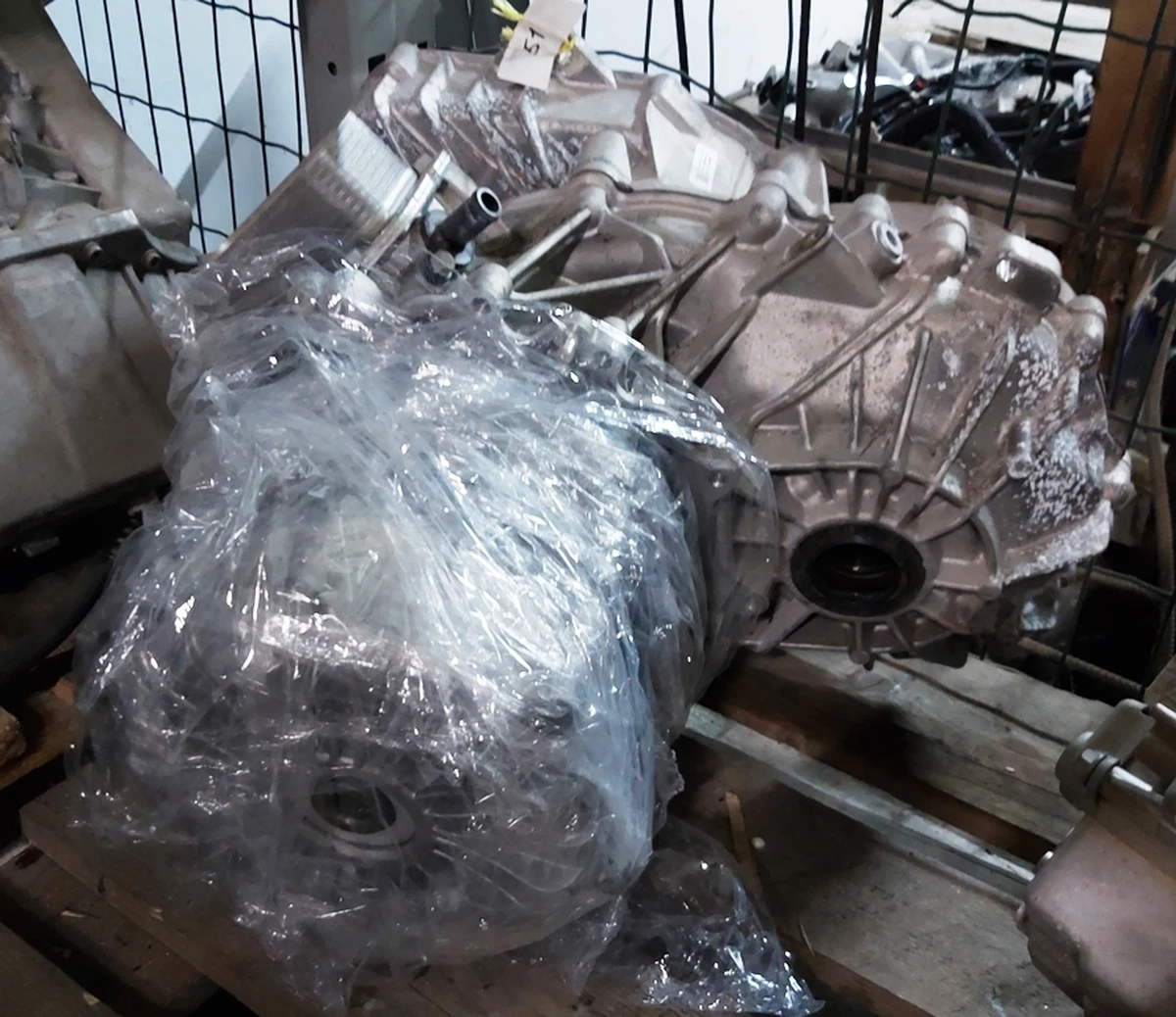 Мотор передний 3.0-150 без инвертора, крышки(кастрюли), сальников Tesla model S REST 1134783-00-J