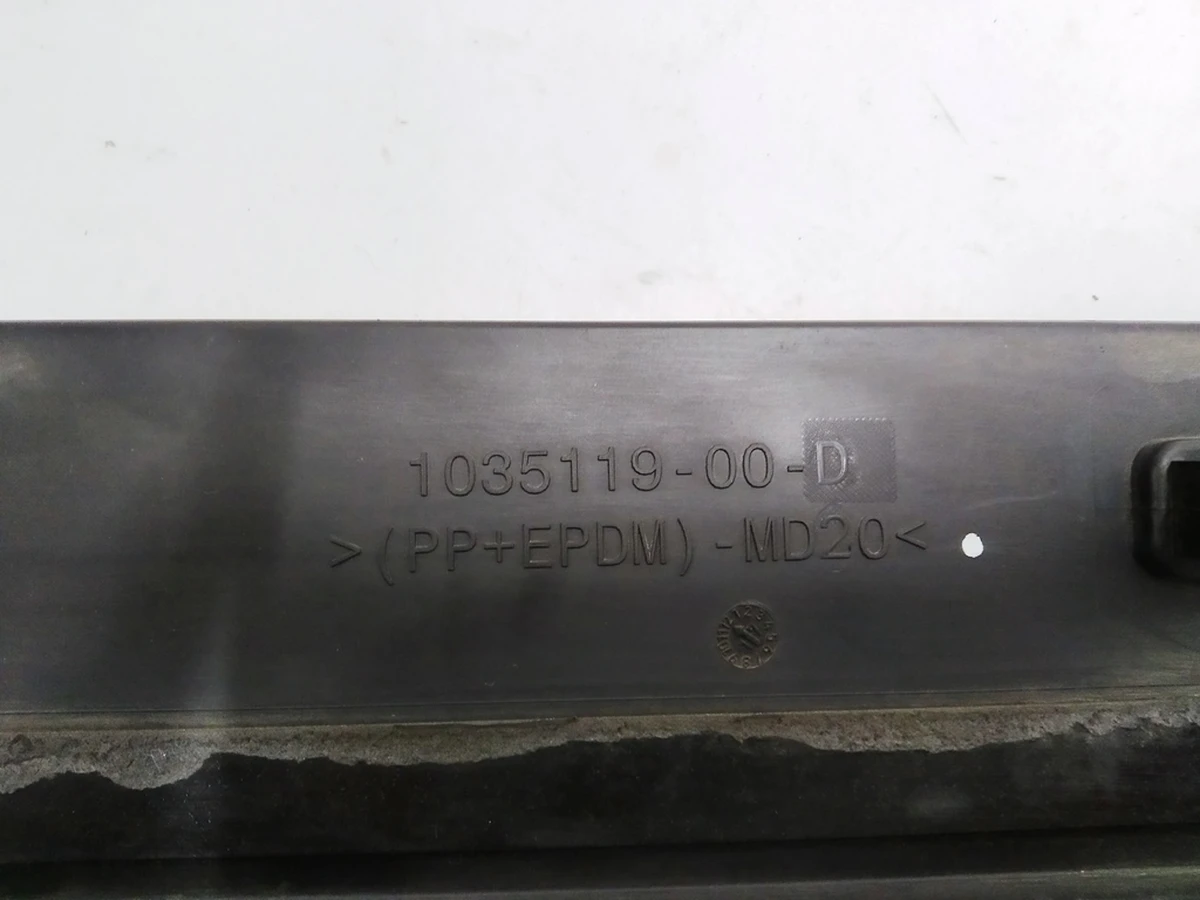 7 DOOR CLADDING ASY - FR, LH Tesla model X 1035201-00-D