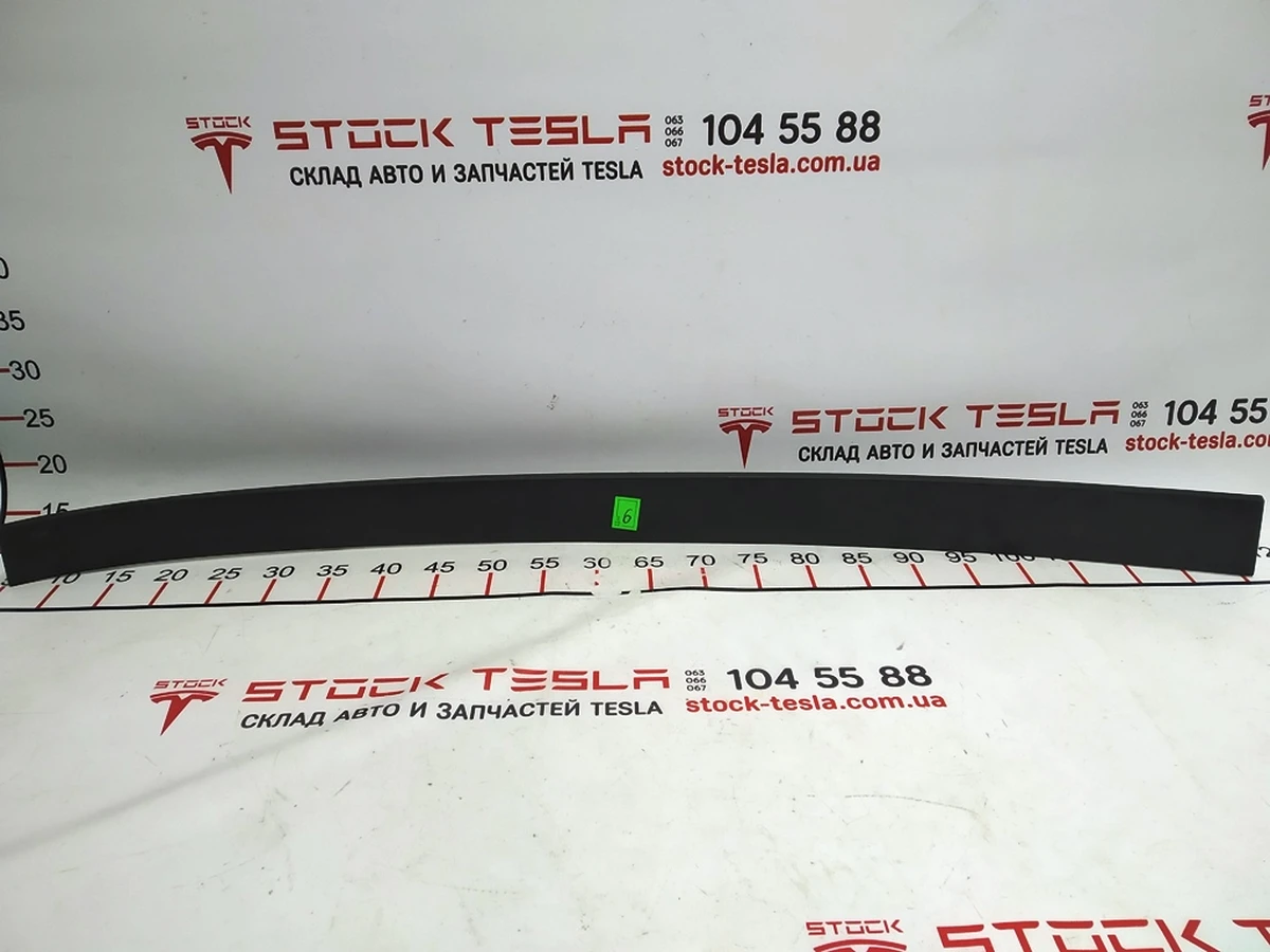 7 DOOR CLADDING ASY - FR, RH Tesla model X 1035202-00-D