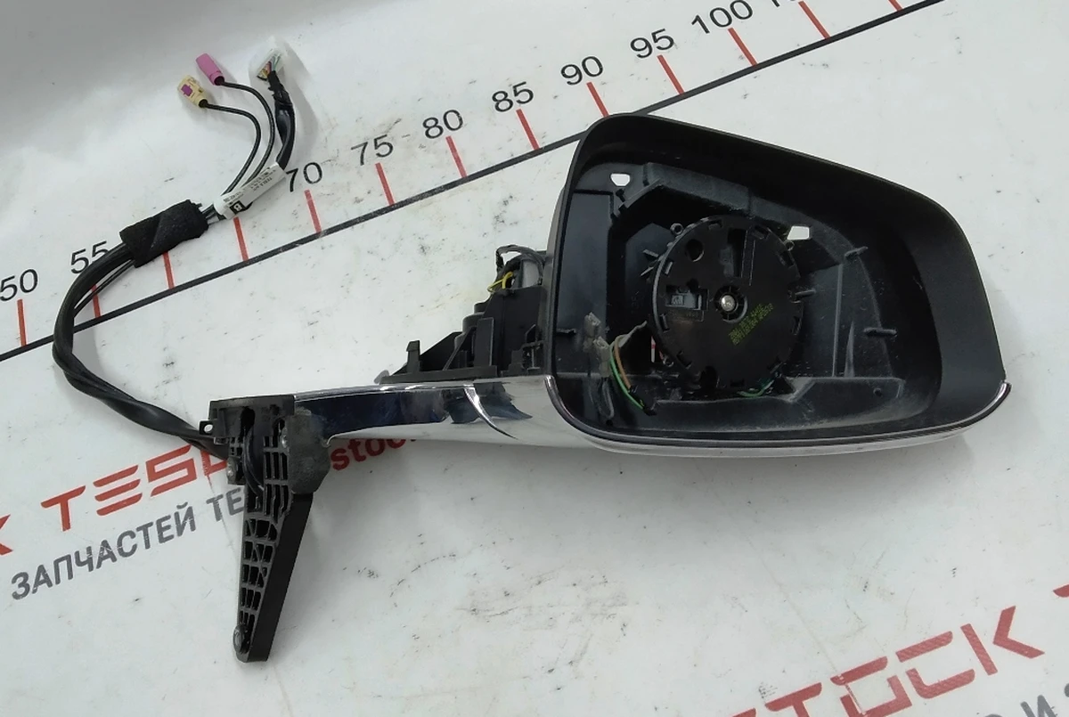 2 Exterior right mirror PREMIUM assembly (without mirror element and top trim) Tesla model X 1035181-00-J