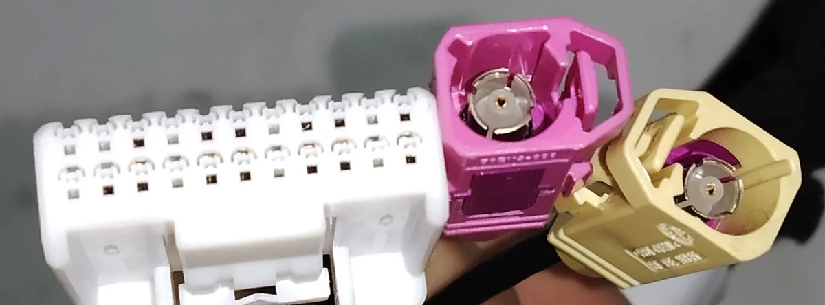 2 Exterior right mirror PREMIUM assembly (without mirror element and top trim) Tesla model X 1035181-00-J