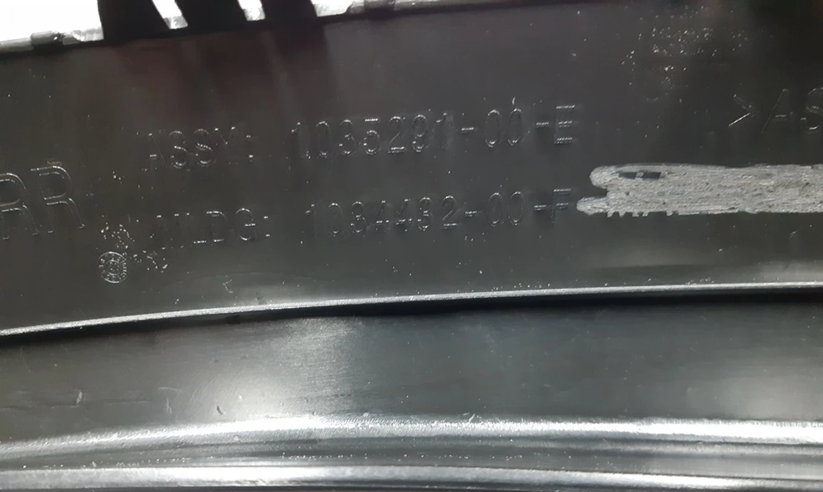 7 Накладка крыла заднего правого пластик в сборе NEW Tesla model X 1035291-00-G