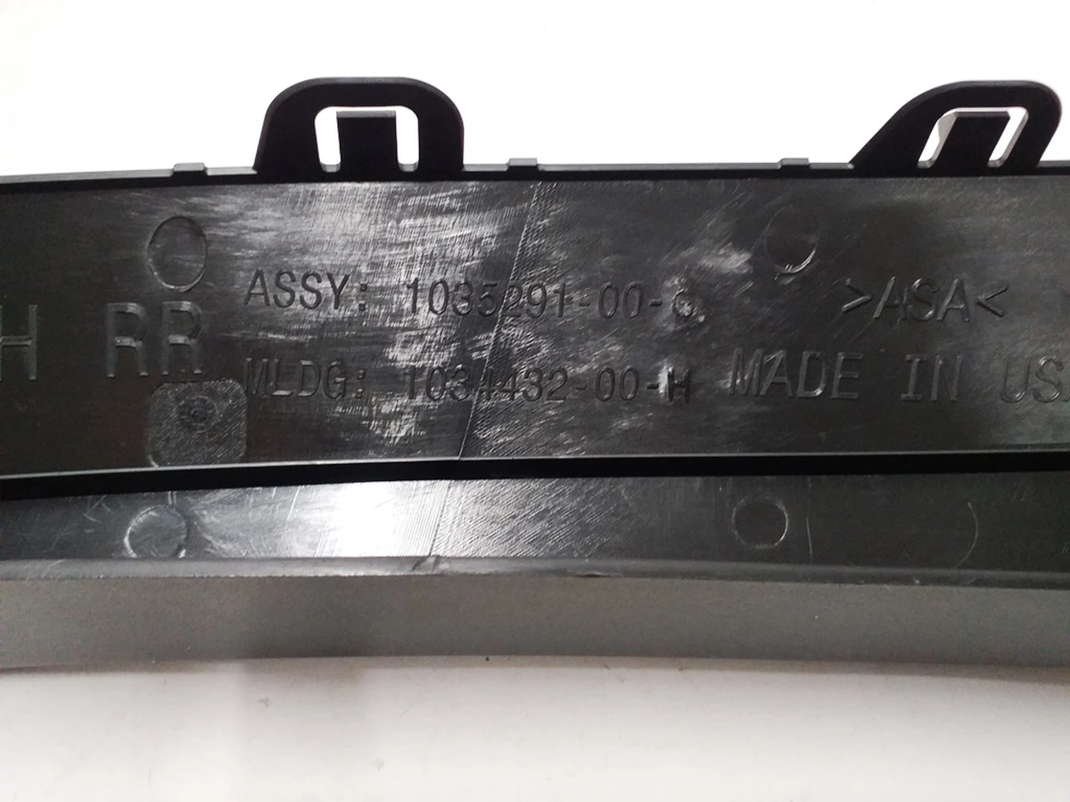 7 Накладка крила заднього правого пластик NEW Tesla model X 1035291-00-G