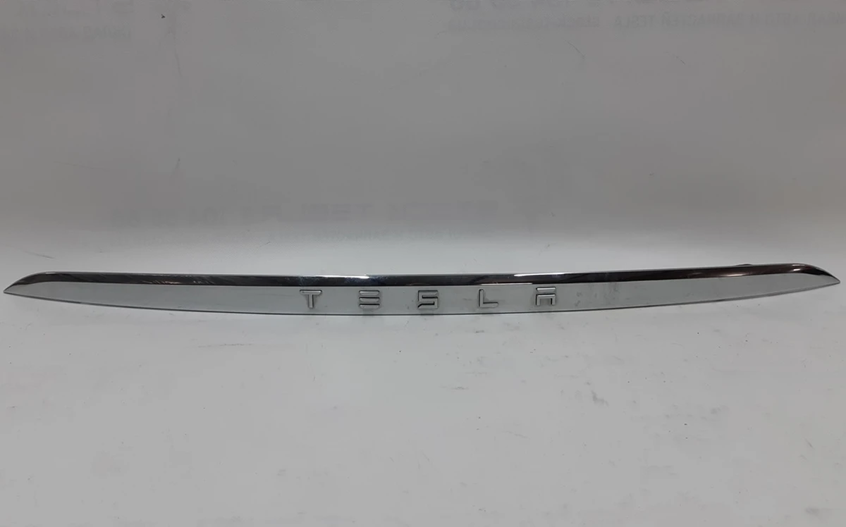 1 Trim TESLA trunk lid chrome assembly with damage Tesla model X 1035369-00-D