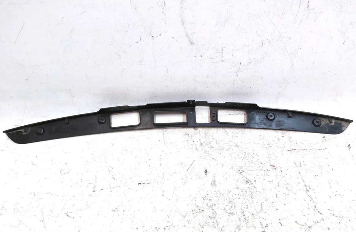 2 ASY, BRKT, LIFTGATE APPLIQUE, Tesla model X 1046925-00-E