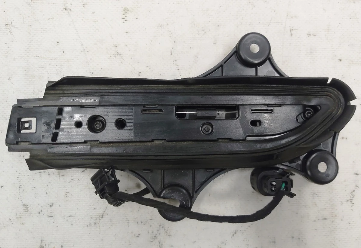 2 Механізм ручки зовнішньої передньої лівої Tesla model X 1035418-00-E