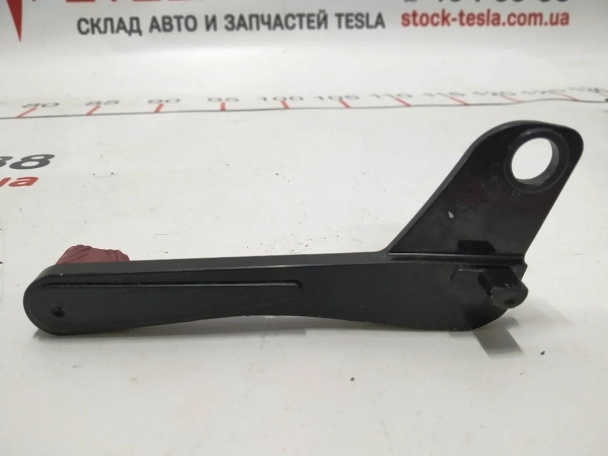 14 Hatch guide bracket front left Tesla model S REST 1035764-00-D
