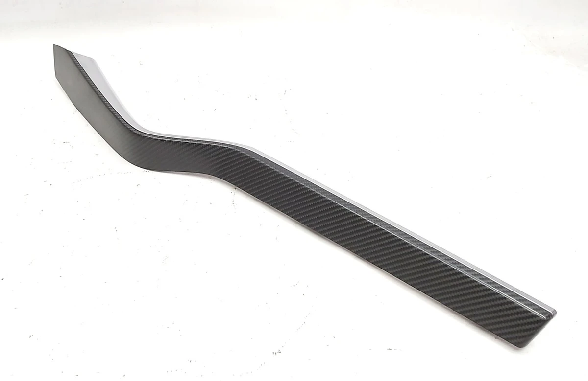 2 Накладка декоративная карты двери передней правой CARBON FIBER Tesla model X 1035812-11-B