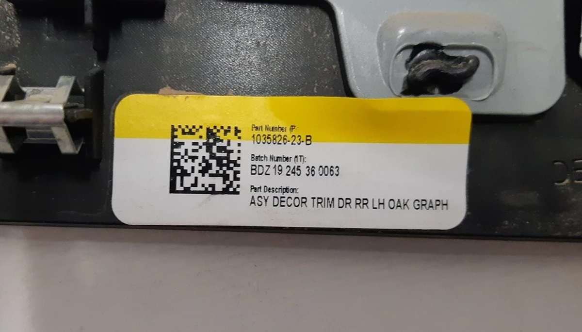 2 Накладка декоративна карти двері задньої лівої OAK GRAPH Tesla model X 1035826-23-B