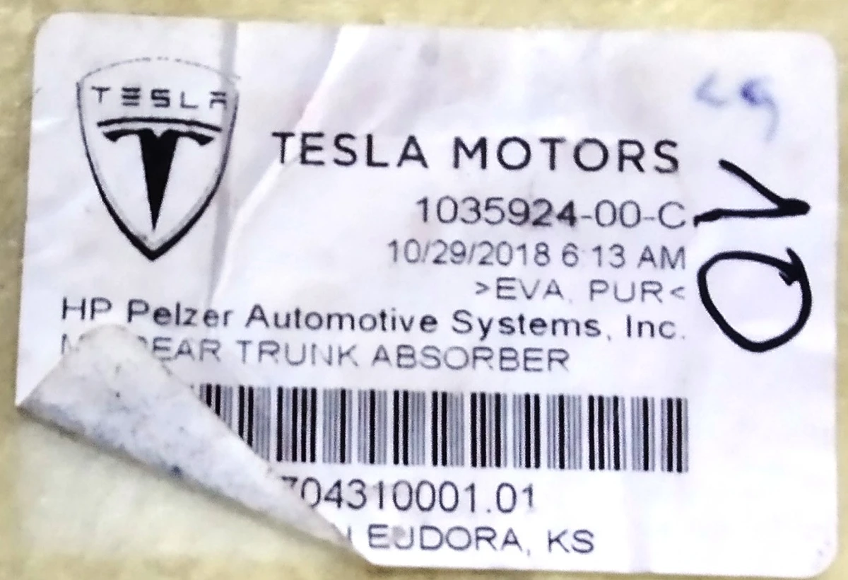 5 Теплошумоізолятор багажного відсіку задній Tesla model X 1035924-00-D