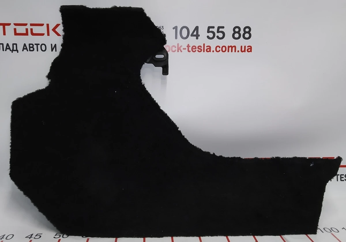 5 Облицовка центральной консоли левая передняя Tesla Model X 1035934-00-C