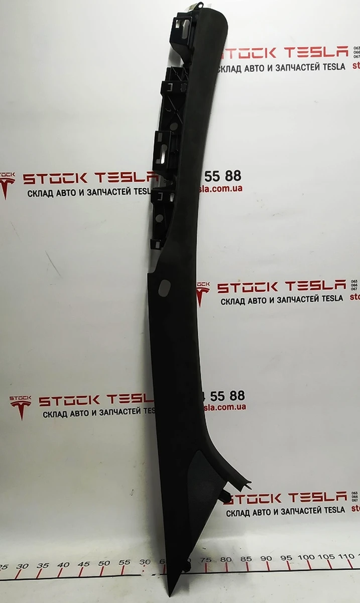 1 Облицовка стойки A верхняя правая US BLK Tesla model X 1035945-06-G