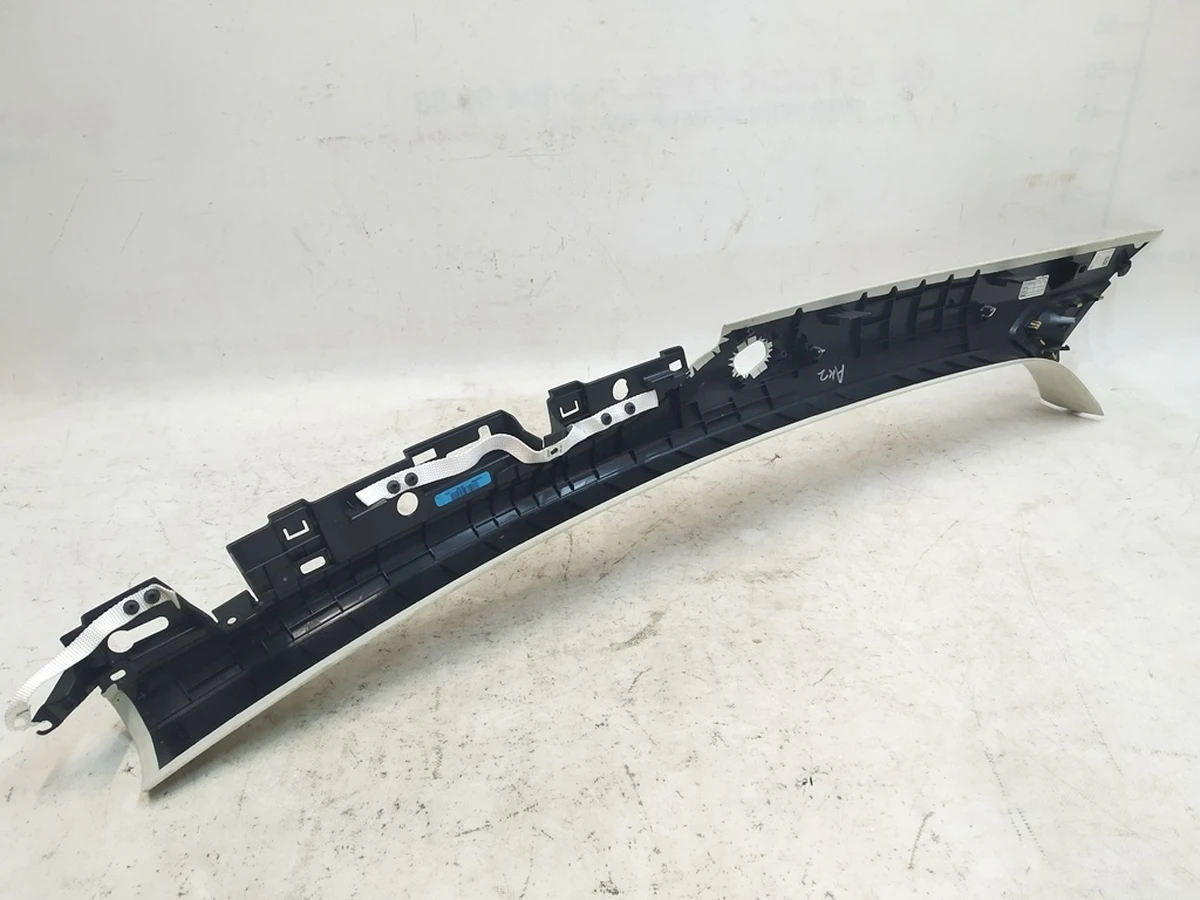 1 Облицовка стойки A верхняя правая NEW ALCAN CRM (повреждение) Tesla model X 1035945-07-G