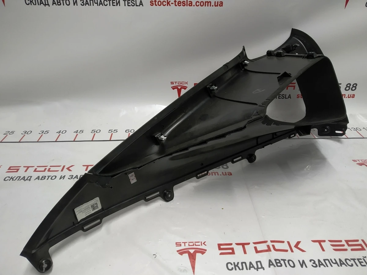 18 Облицовка стойки С 3-го ряда сидений верхняя правая ULTRASUEDE BLK Tesla model X 1035960-06-E