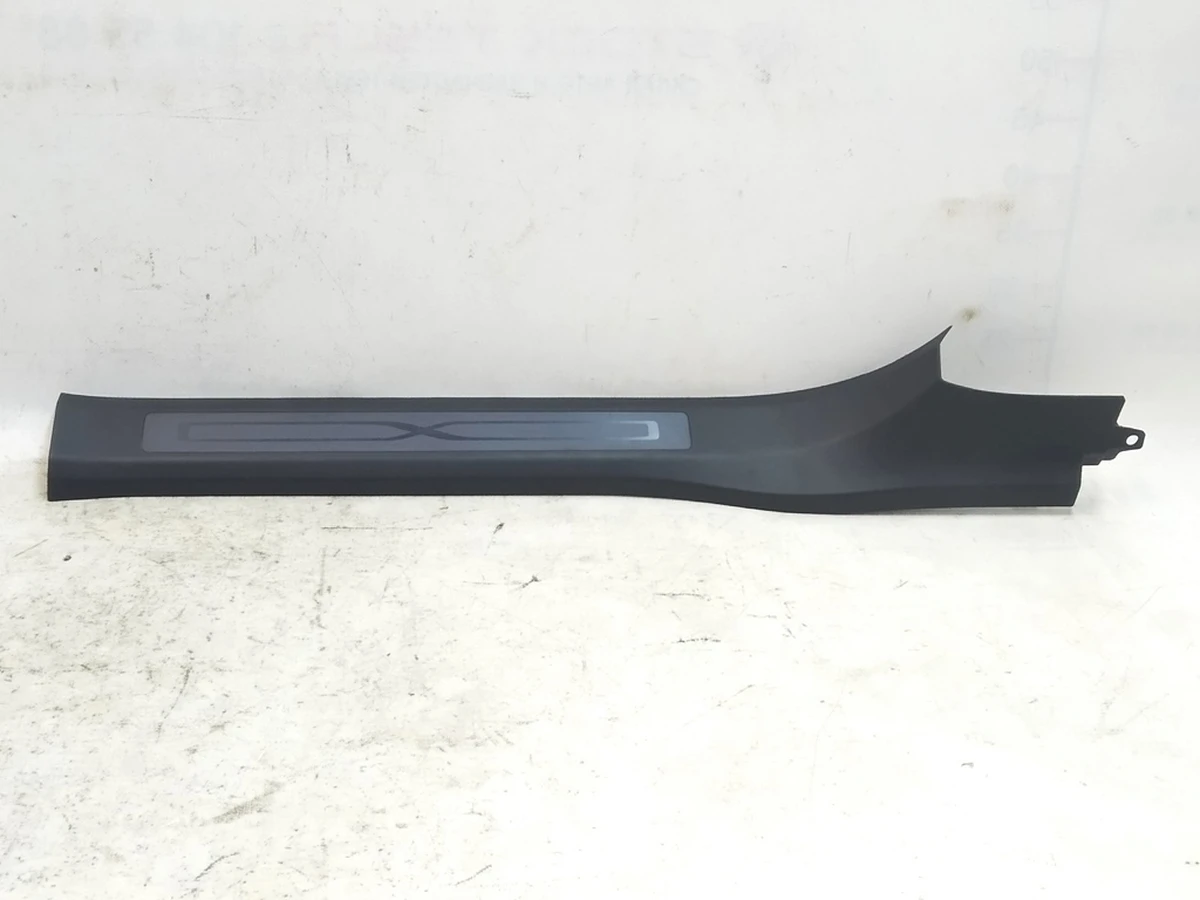 9 Облицовка порога передней правой двери нижняя (повреждение) Tesla model X 1035987-00-G