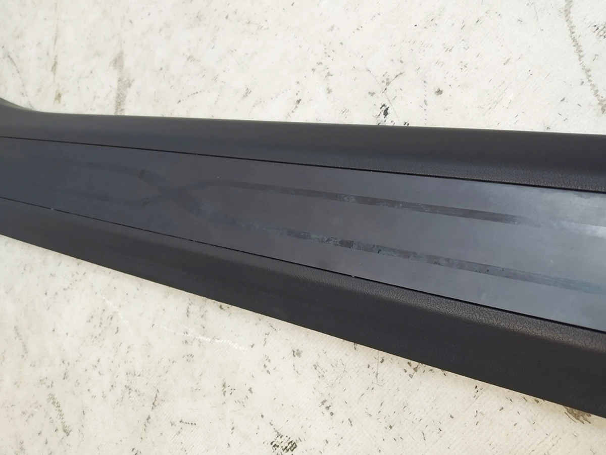 9 ASY, RH DOOR SILL FRONT damaged Tesla model X 1035987-00-G