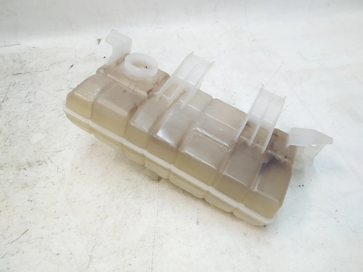 1 Розширювальний бачок охолоджувальної рідини Tesla model S REST, model X 1036124-00-D